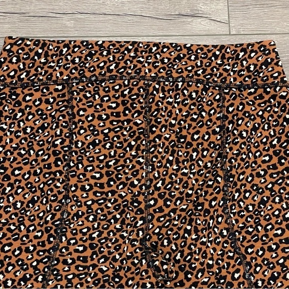 Free People Women's Lucky Strike Bike Shorts Leopard Print Sz M - Picture 9 of 9
